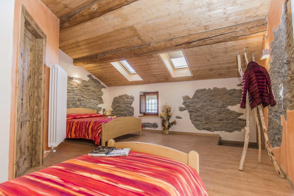 Locanda Il Campo Della Quercia San Damiano Macra Екстериор снимка