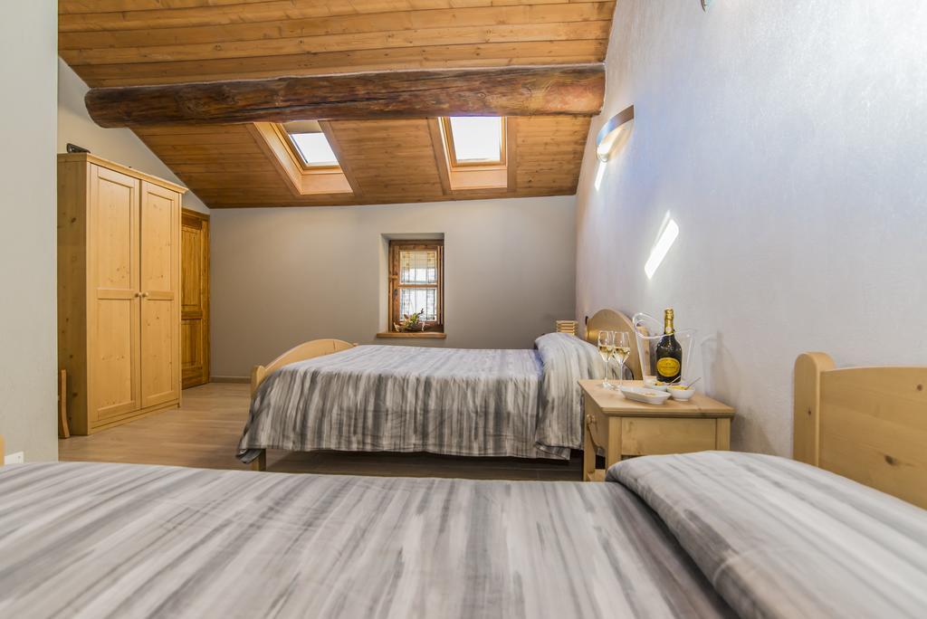 Locanda Il Campo Della Quercia San Damiano Macra Екстериор снимка